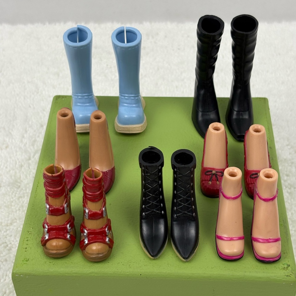 Vintage Bratz Doll Shoes and Boots-Lot of 7 Matched Pairs-Excellent Condition